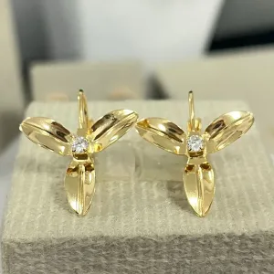 Brinco flor com pedra zircônia