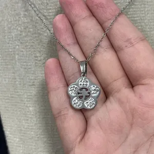 Corrente com pingente flor no aço
