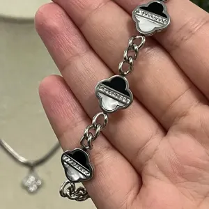 Pulseira com pingente Alhambra em aço