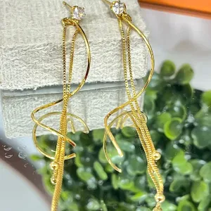 Brinco veneziana com fio