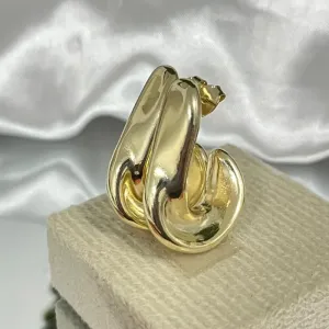 Brincos de argola larga com detalhes
