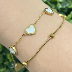 Pulseira dupla com pingente branco