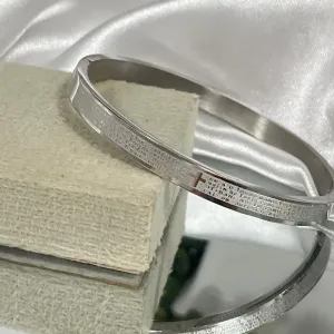 Bracelete de aço