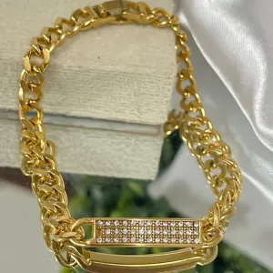 Pulseira com pedras cravejadas
