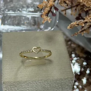 Anel coração com pedras cravejadas
