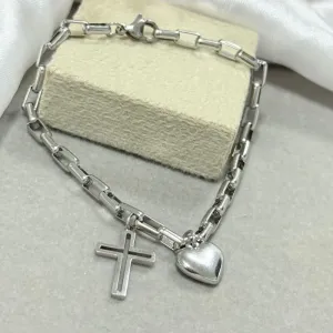 Pulseira com pingente cruz e coração