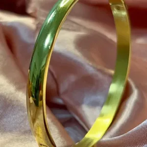 Bracelete de aço dourado liso