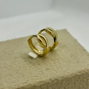 Brinco argolinha com detalhes transado fecho clic