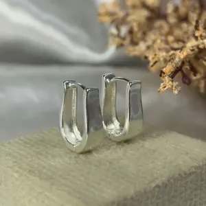 Brinco circulo ondulado