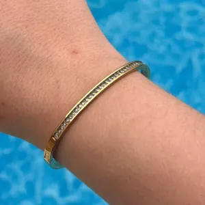 Bracelete com pedras cravejadas