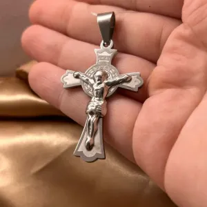 Pingente em aço crucifixo