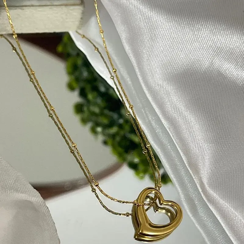 Colar fio com micro bolinhas e pingente