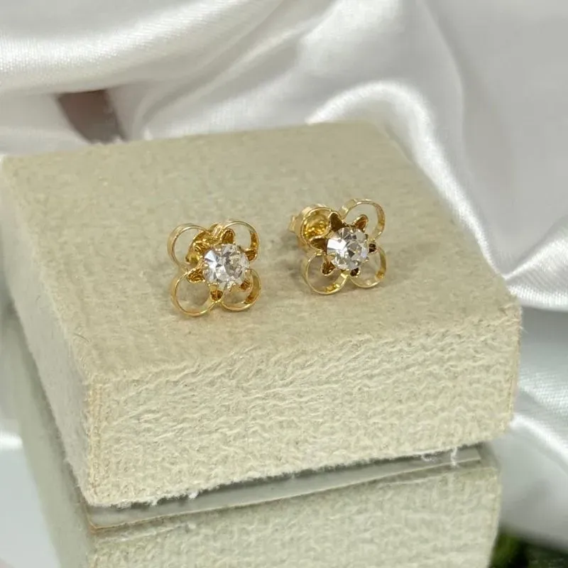 Brincos flor com pedras cristal