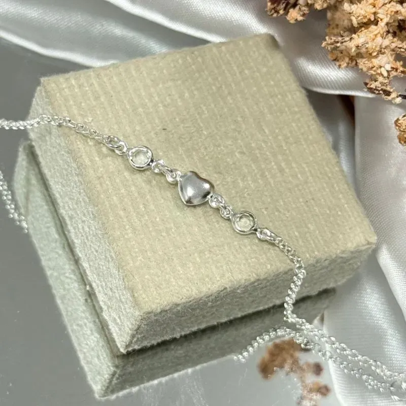 Pulseira infantil com coração cheio