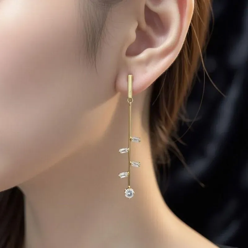 Brinco em pedras cristal