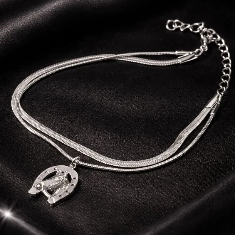 Pulseira de aço com pingente cabeça de cavalo