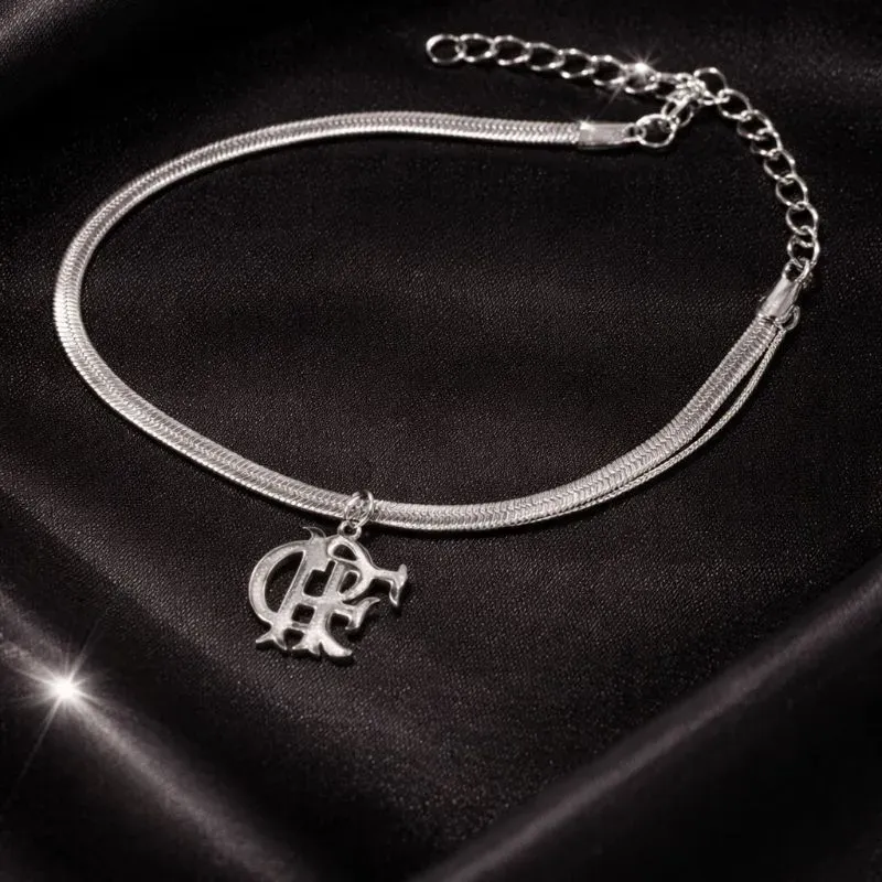 Pulseira fita com pingente do flamengo