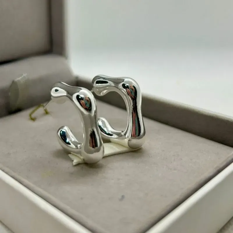 Brinco argola quadrada aberta