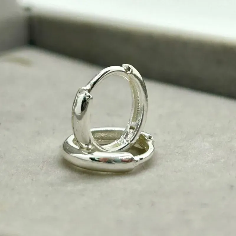 Brinco argolinha lisa fecho clic