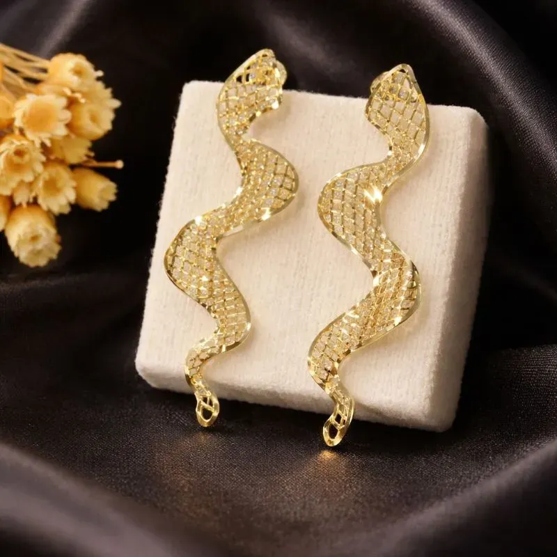 Brinco grande furadinho