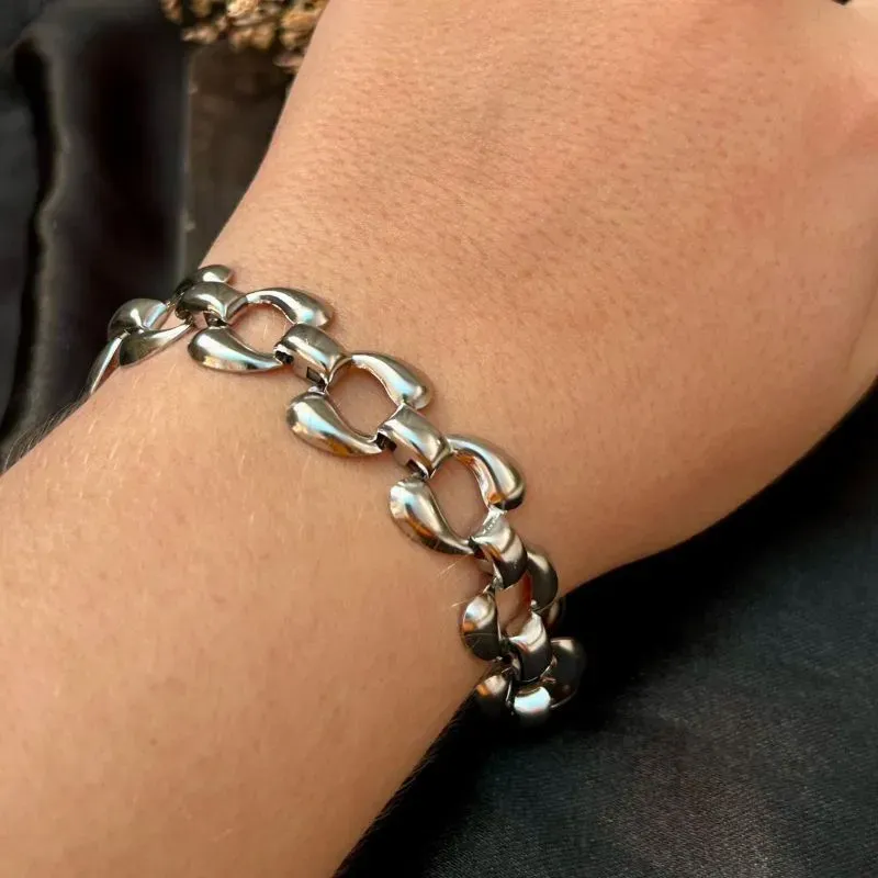 Pulseira larga com extensor