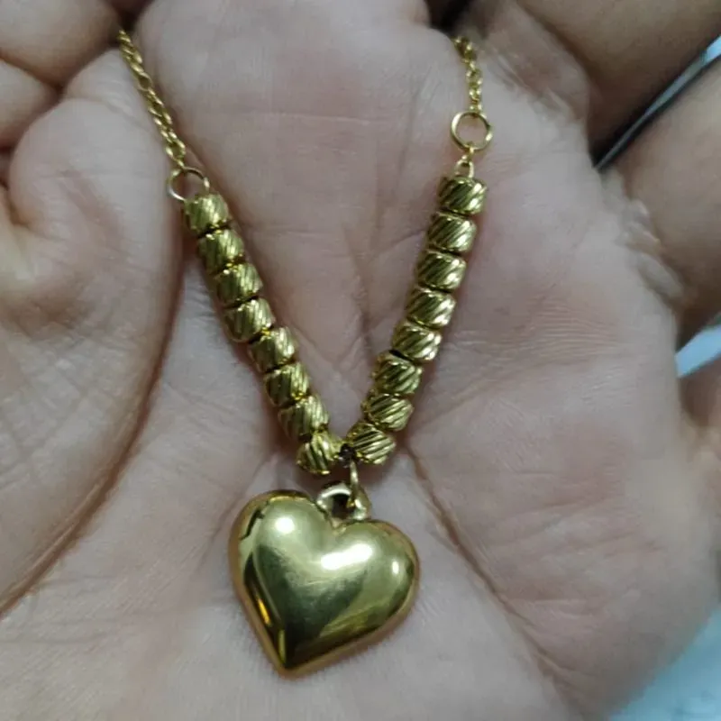 Colar com pingente coração cheio