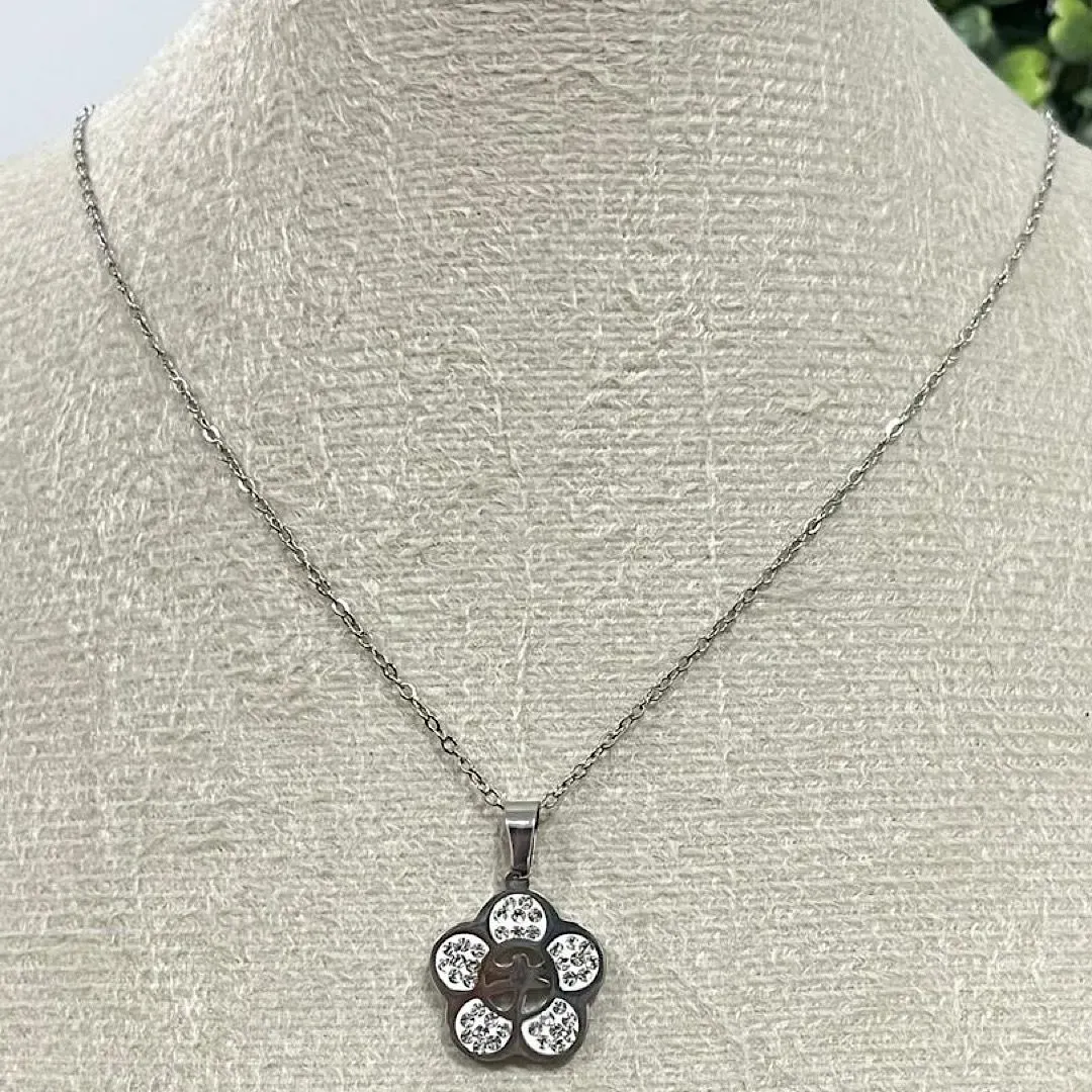 Corrente com pingente flor no aço