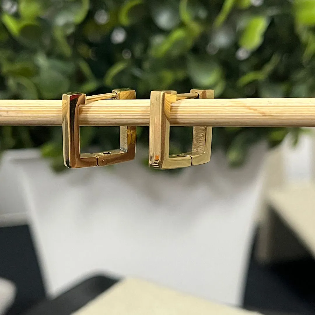 Brinco argolinha quadrada no aço