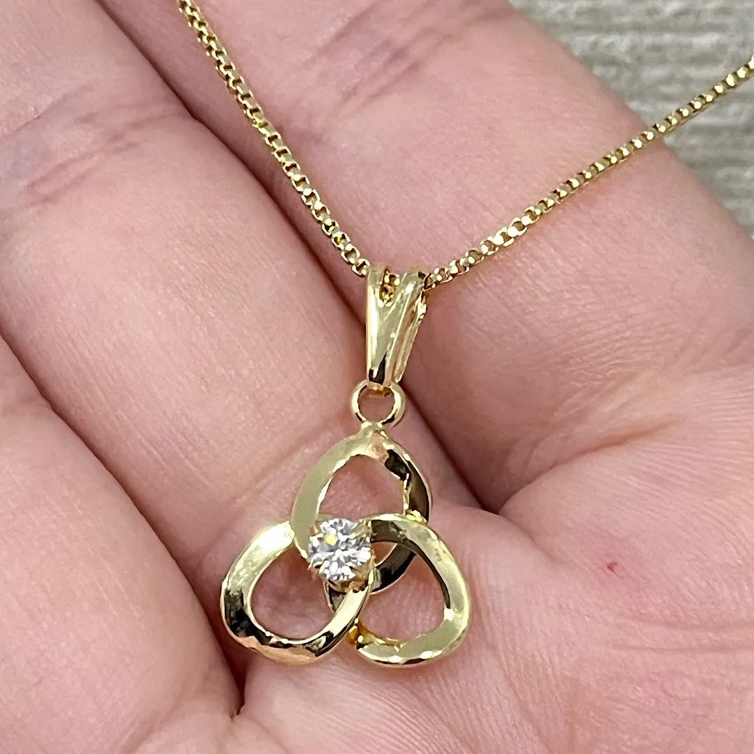 colar corrente veneziana com pingente flor