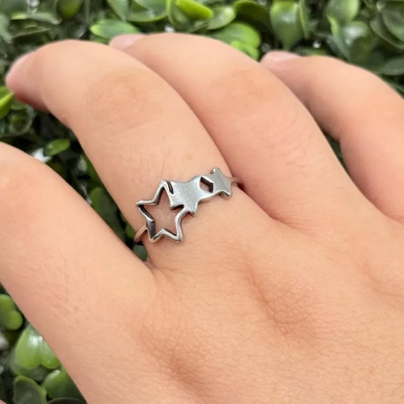 Anel três estrelas de aço