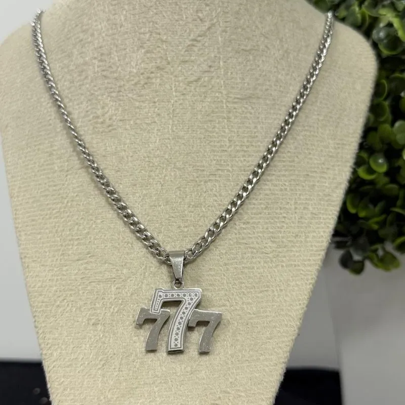 Corrente masculina com pingente 777
