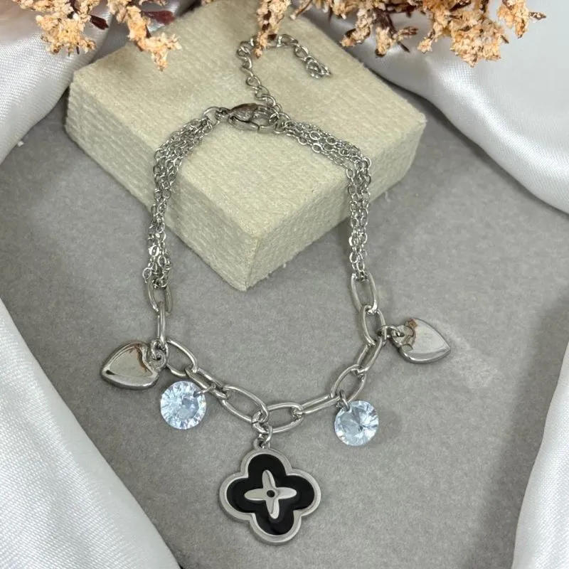 Pulseira com pingentes