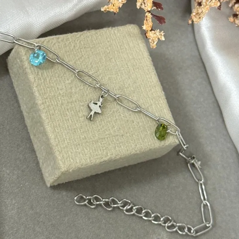 Pulseira de aço com pingente bailarina e pedras coloridas