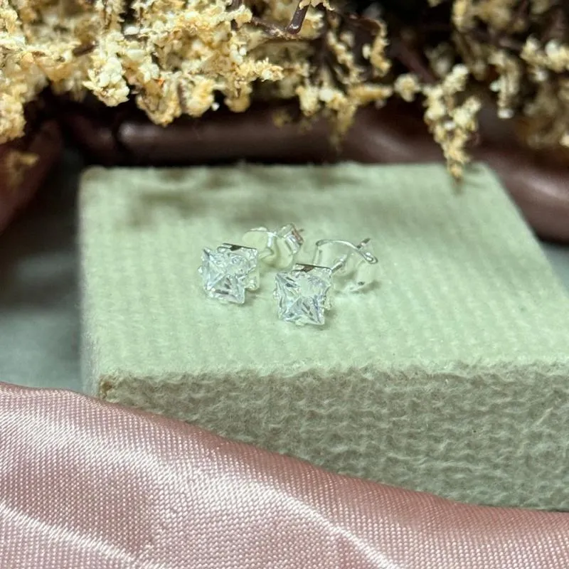 Brinco pedra quadrada