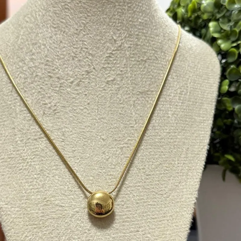 colar fio com pingente esfera