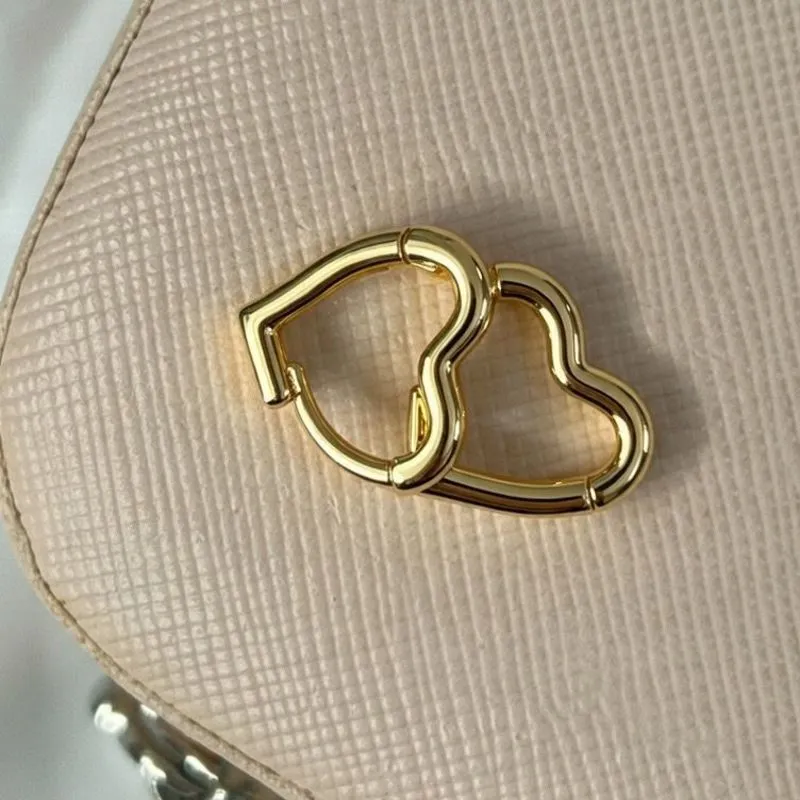 Brinco coração de argola