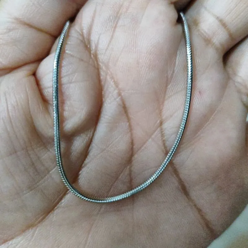 Colar fio de aço